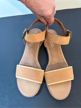 Toms Brown Suede Slide Sandals casual comfort flats boho style